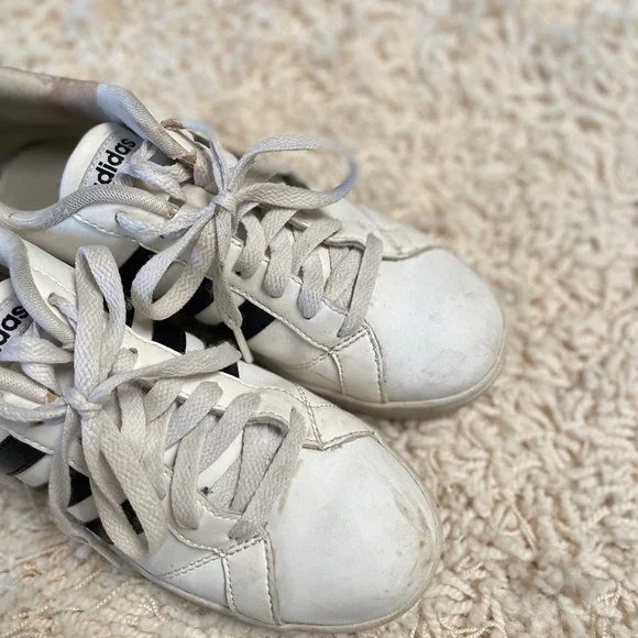 Adidas Classic White Sneakers with Black Stripes - Picture 3 of 9